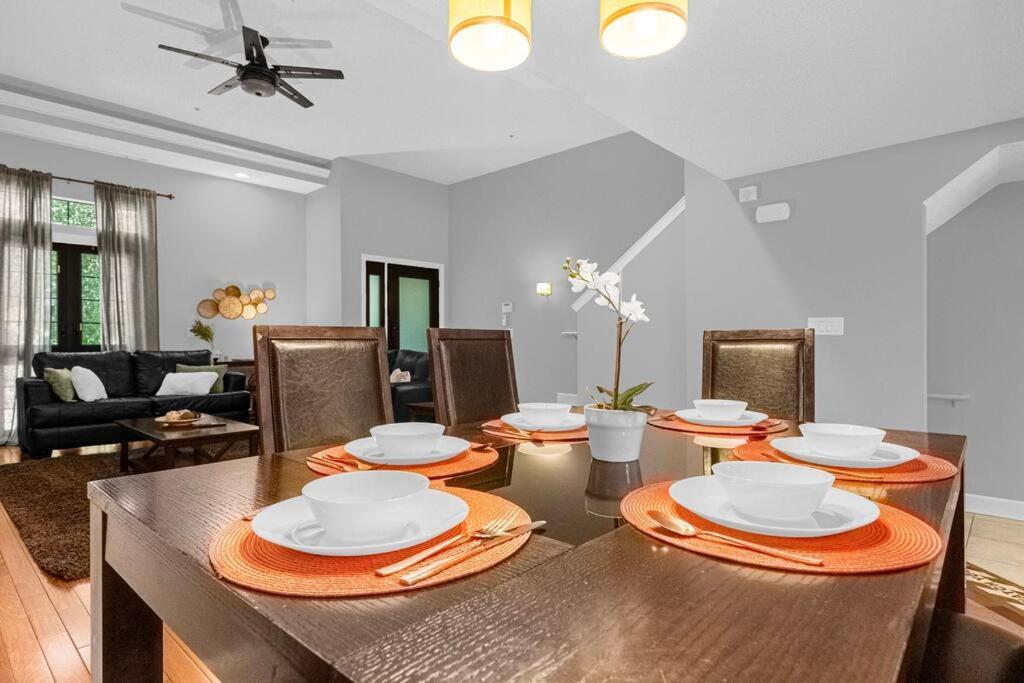 Charming 4Br Family Townhouse Inside Disney Resort Area ออร์ลันโด ภายนอก รูปภาพ