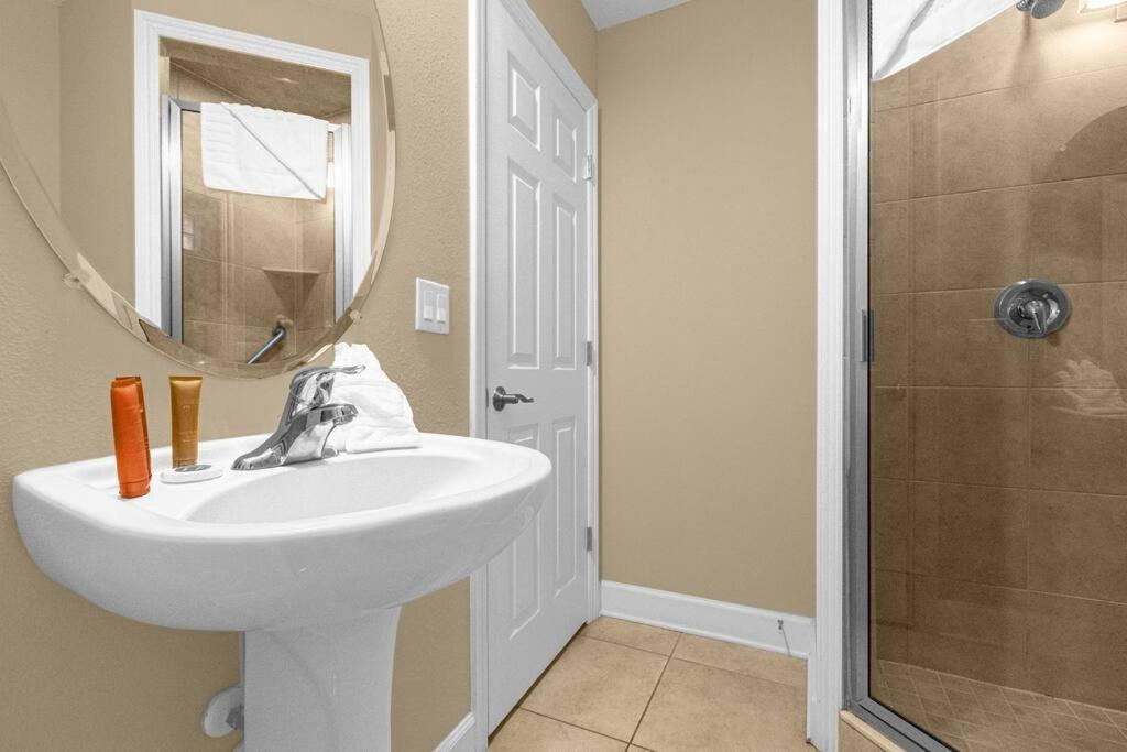 Charming 4Br Family Townhouse Inside Disney Resort Area ออร์ลันโด ภายนอก รูปภาพ