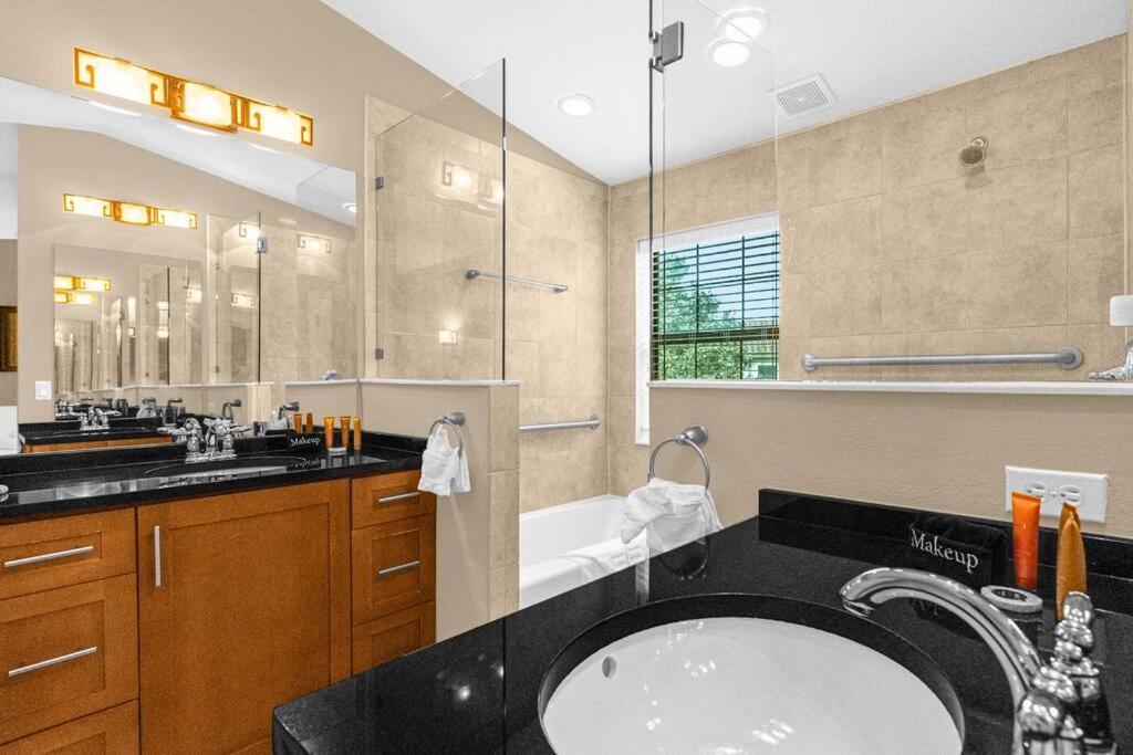 Charming 4Br Family Townhouse Inside Disney Resort Area ออร์ลันโด ภายนอก รูปภาพ